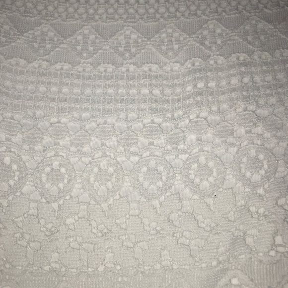 CROFT&BARROW White, Long Sleeve, Lace Top - Picture 5 of 5